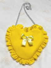 BOLSO DE CORAZN AMARILLO CON VOLANTES